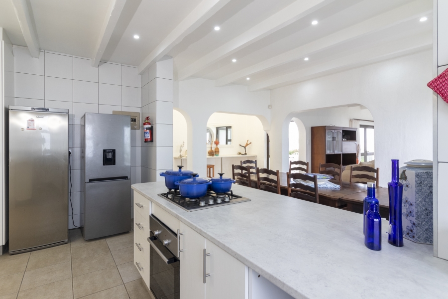 6 Bedroom Property for Sale in West Beach Eastern Cape